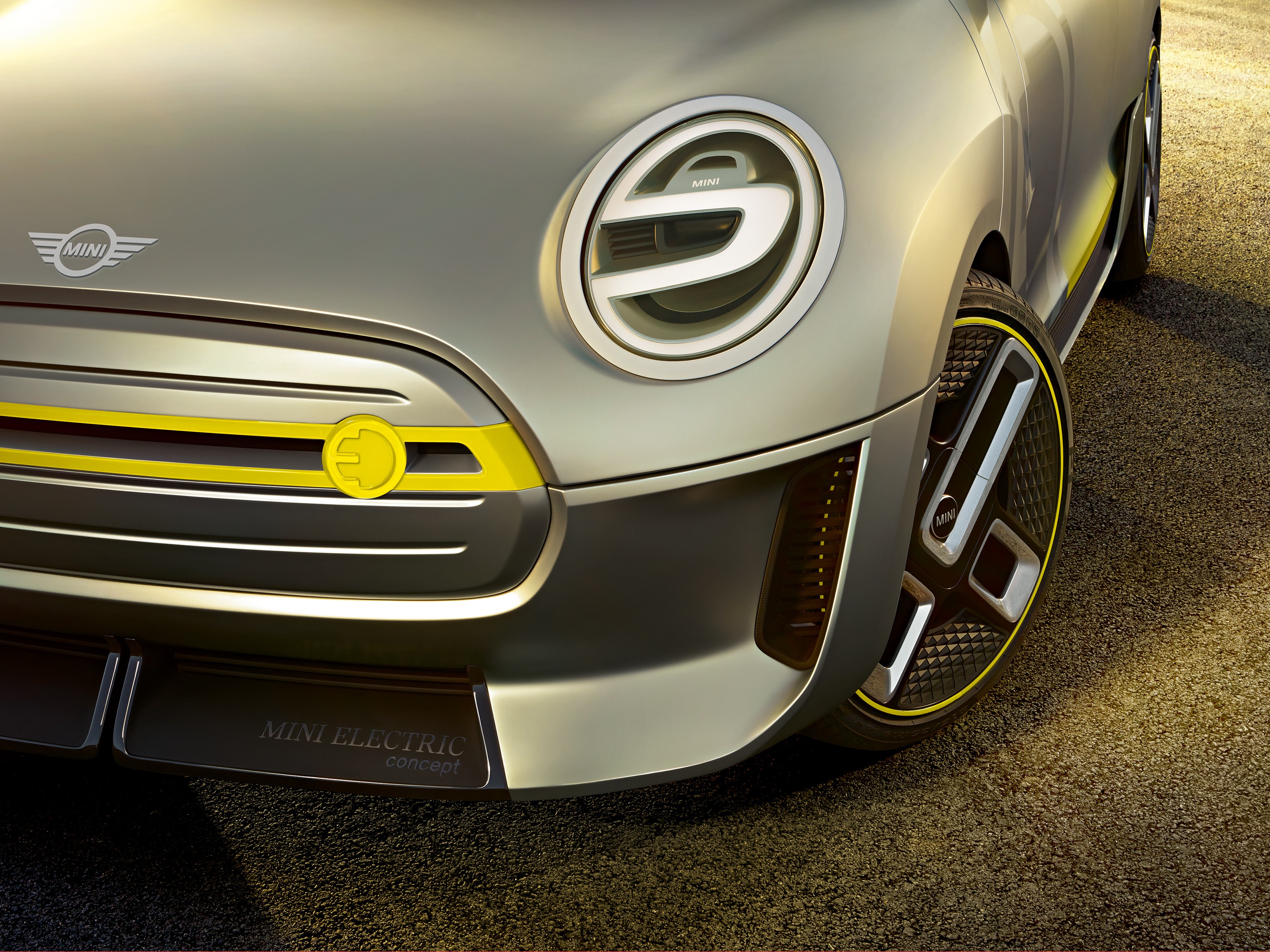 MINI Electric Concept – Close-up front and wheel MINI Electric Concept – Close-up front and wheel